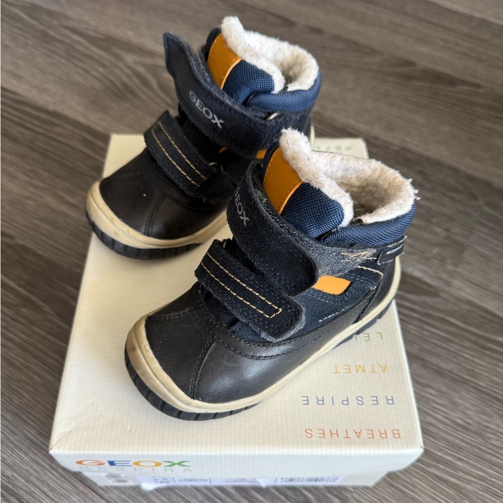 GEOX Toddler boy boots. Navy Blue. Size 7 T.